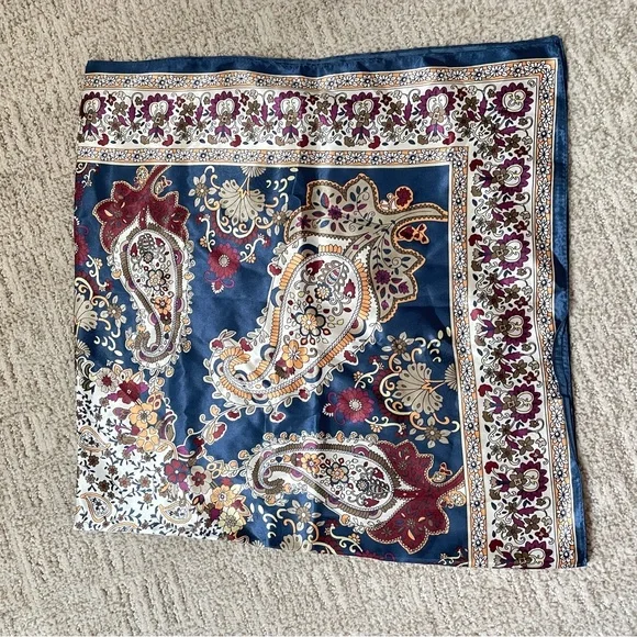 Scarf 90×90cm - Picture 3 of 4